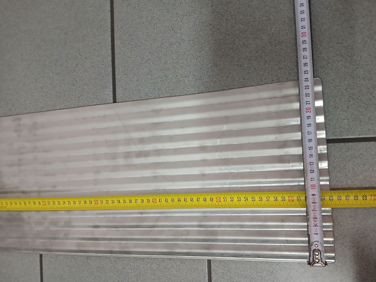 Niro Trennblech Qualitätskontrolle Maßgenauigkeit Mauersanierung